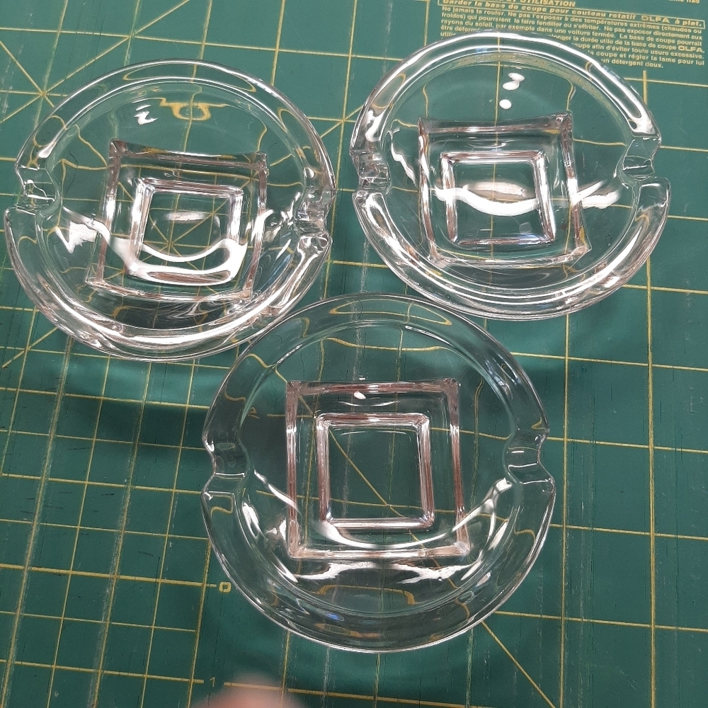 SET OF 3 GLASS ASHTRAYS